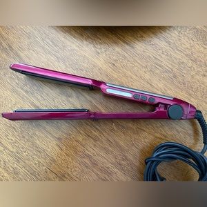 Infinity Pro 1 1/2” Flat Iron.